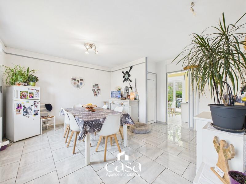 Maison traditionnelle - 97 m² - 6 pièces