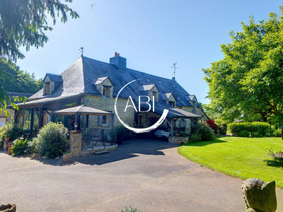 Maison ancienne - 250 m² - 7 pièces