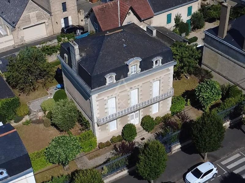 Maison - 331 m² - 11 pièces