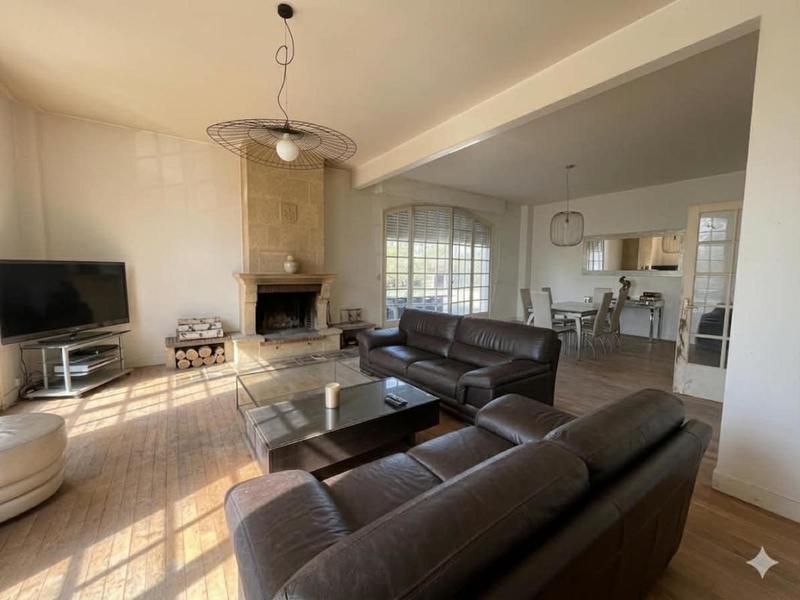 Propriété - 260 m² - 5 pièces