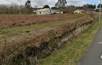 Terrain constructible - 725 m²