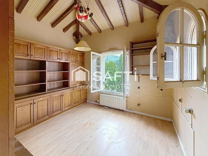 Maison - 198 m² - 7 pièces