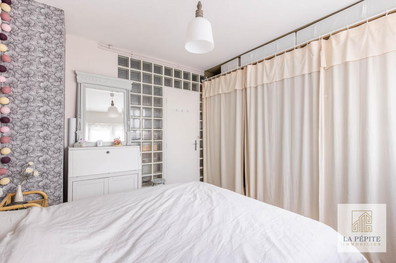 Appartement - 100 m² - 6 pièces