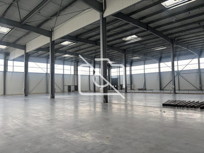 Entrepôt - 3 428 m²