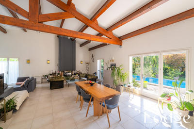 Maison traditionnelle - 180 m² - 6 pièces