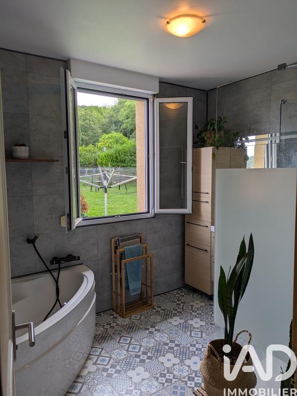 Maison - 111 m² - 4 pièces