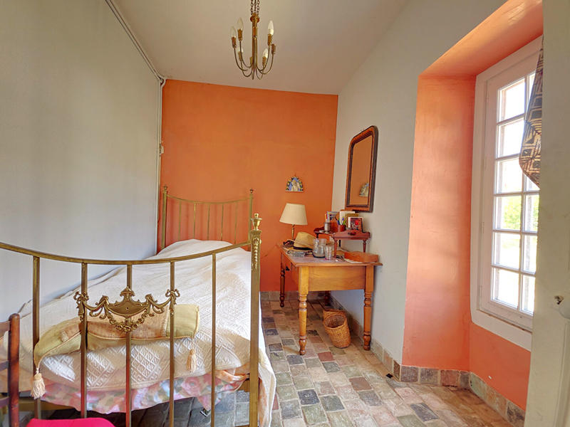 Maison - 265 m² - 10 pièces