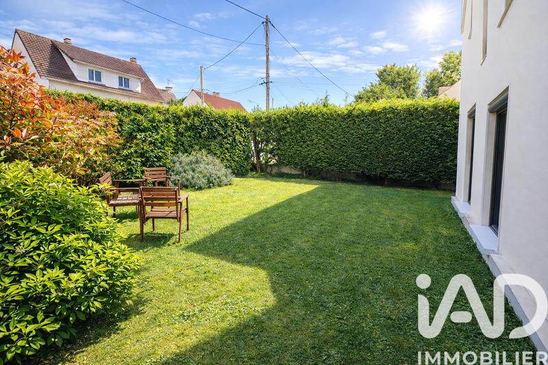 Maison - 204 m² - 8 pièces