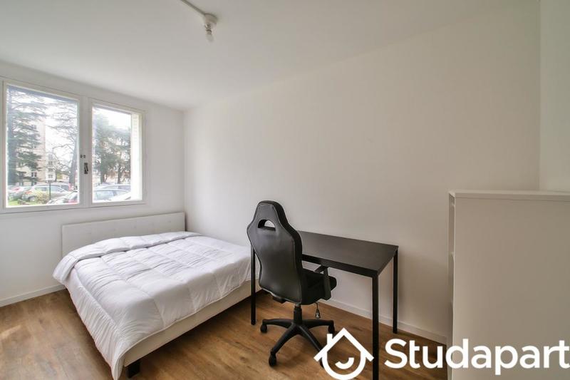 Chambre - 12 m² - 1 pièce