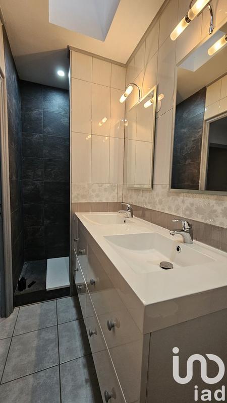 Maison - 95 m² - 5 pièces