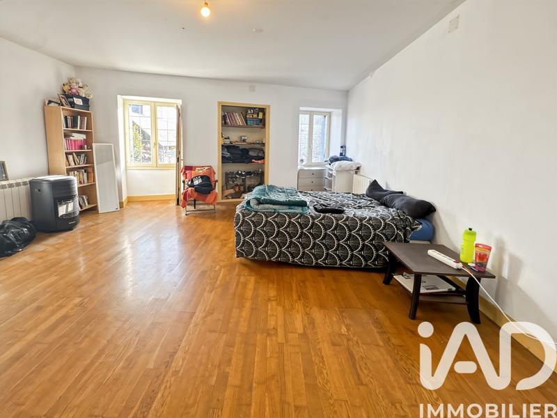 Maison - 158 m² - 8 pièces