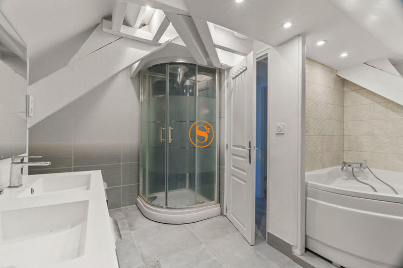 Appartement - 84 m² - 3 pièces