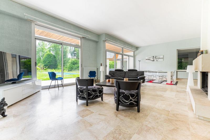 Maison - 371 m² - 9 pièces