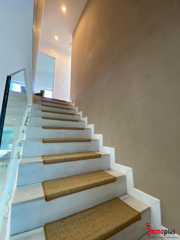 Maison - 200 m² - 8 pièces