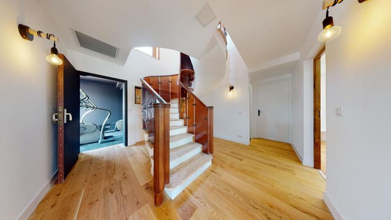 Villa - 235 m² - 7 pièces