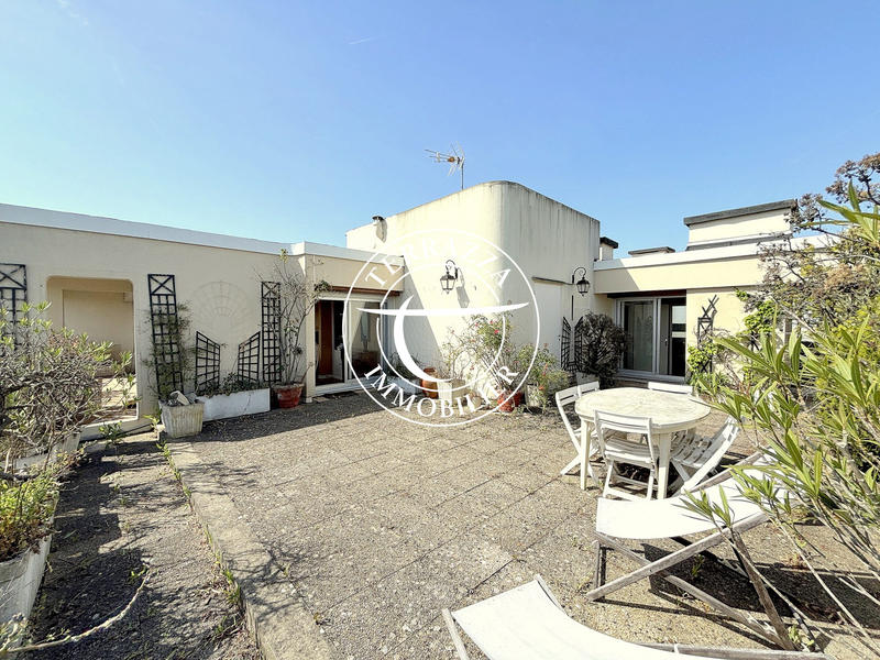 Appartement - 121 m² - 6 pièces