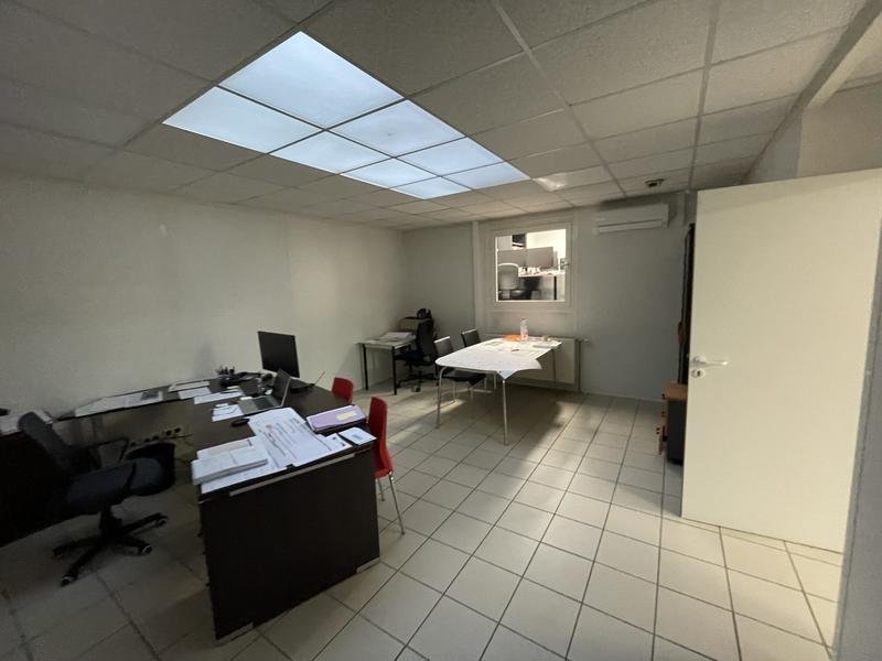 Local d'activités - 670 m²