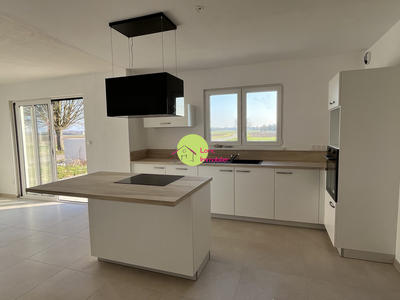 Maison - 96 m² - 5 pièces