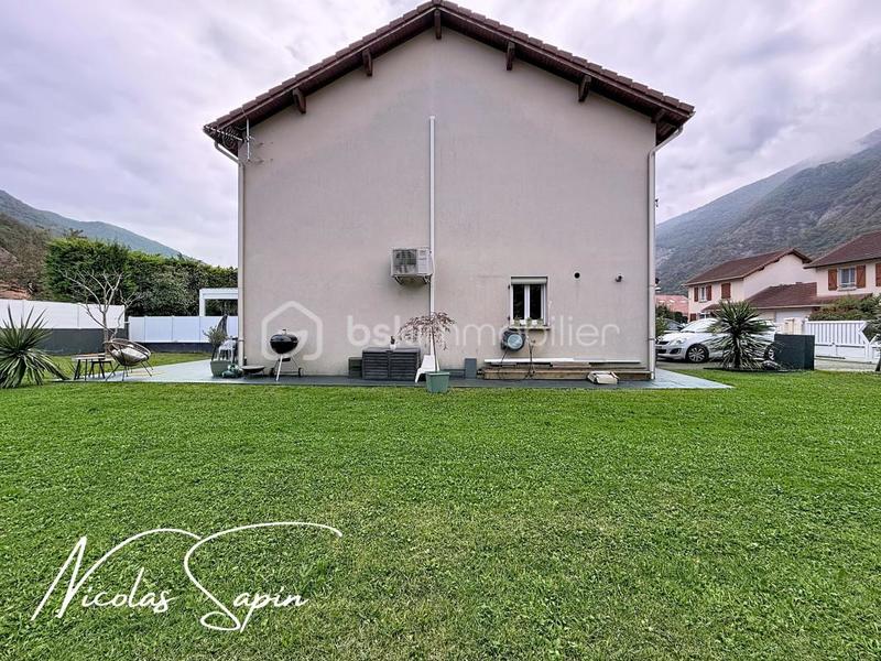 Maison - 102 m² - 5 pièces