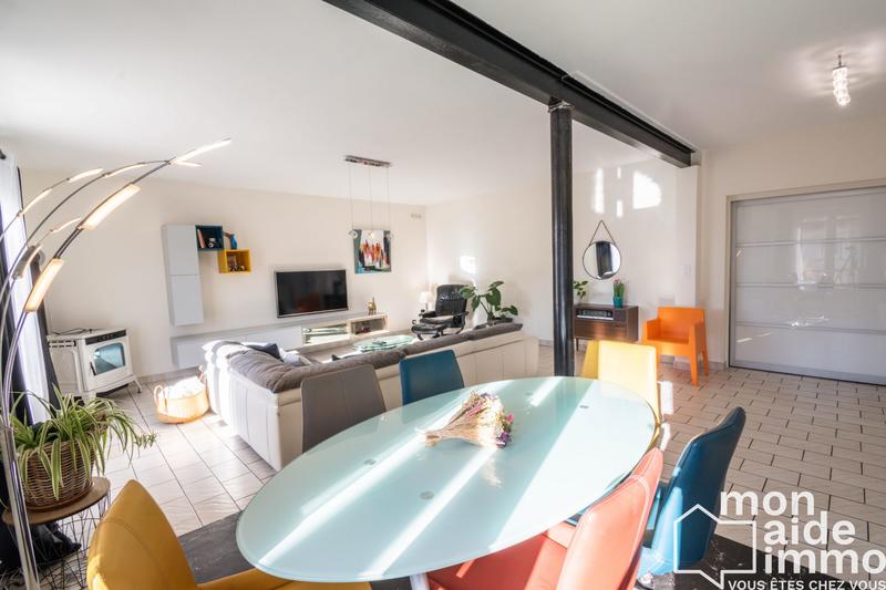 Maison traditionnelle - 210 m² - 7 pièces