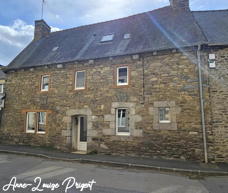 Maison de village - 112 m² - 10 pièces