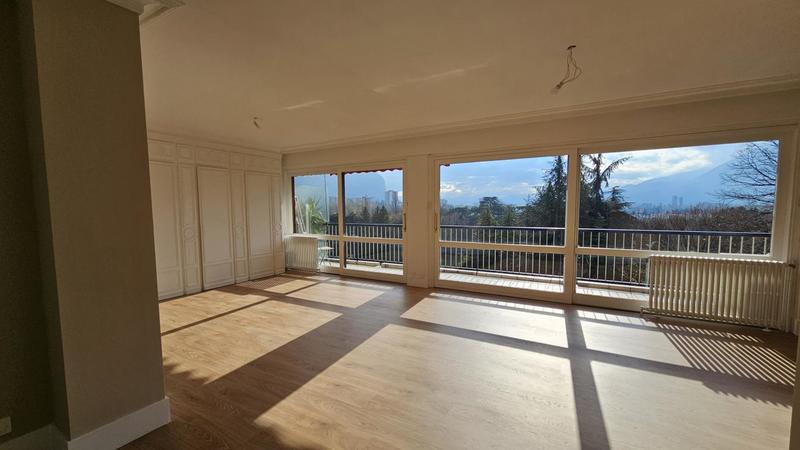 Appartement - 89 m² - 3 pièces