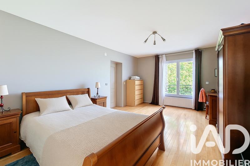 Maison - 177 m² - 7 pièces