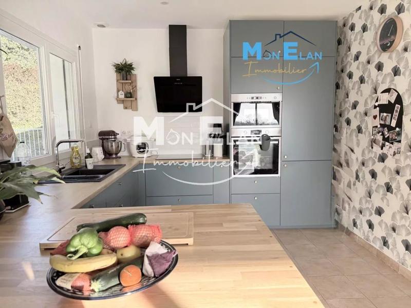 Maison - 98 m² - 5 pièces