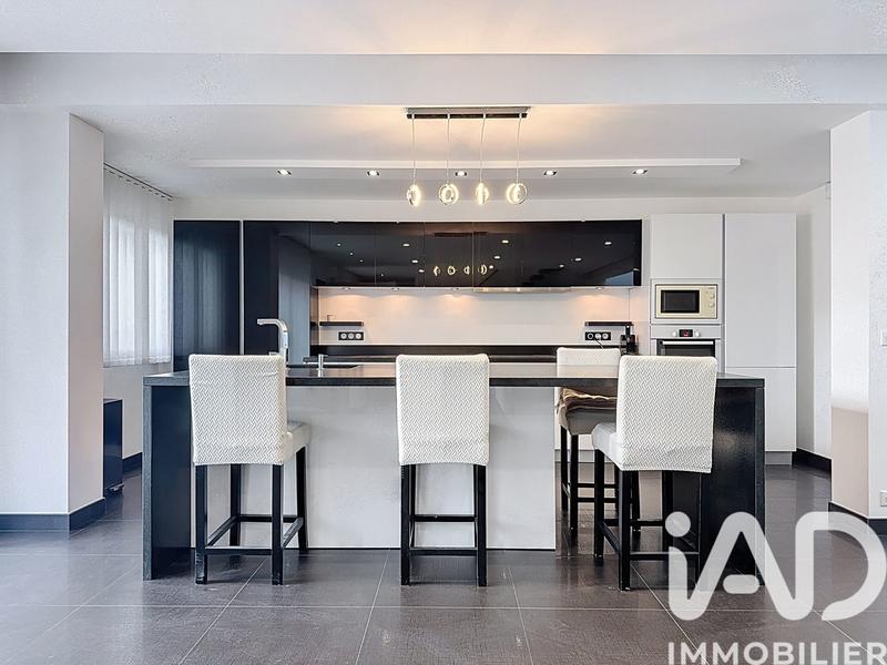 Maison - 187 m² - 6 pièces