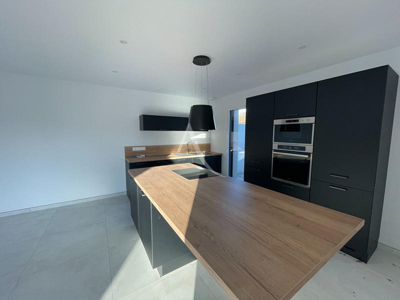 Maison - 110 m² - 4 pièces