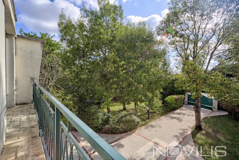 Maison - 200 m² - 6 pièces