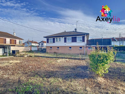 Maison - 99 m² - 5 pièces