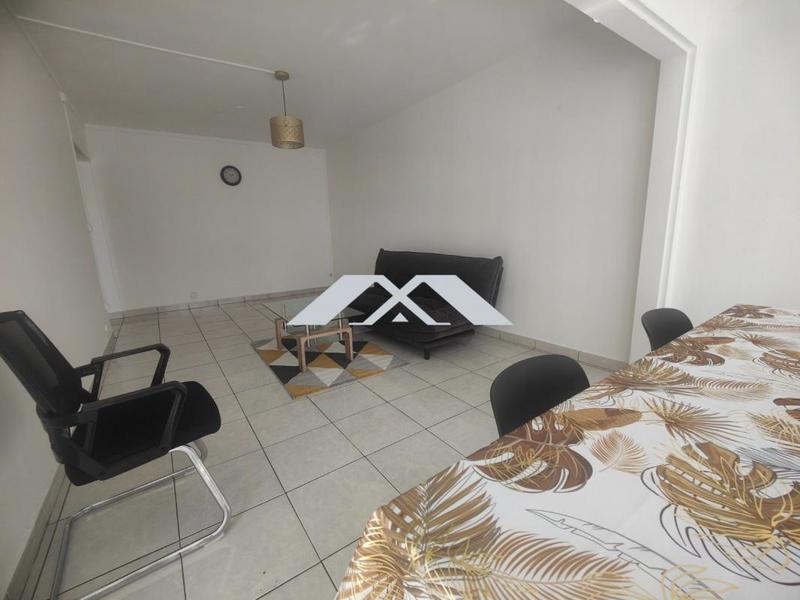 Appartement - 90 m² - 5 pièces