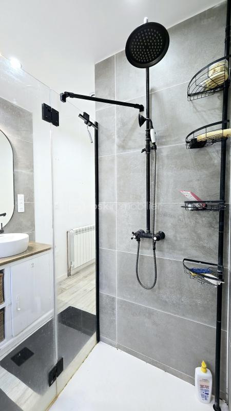 Maison - 180 m² - 8 pièces