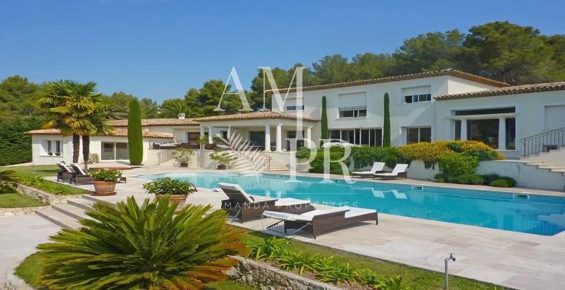 Villa - 600 m² - 12 pièces