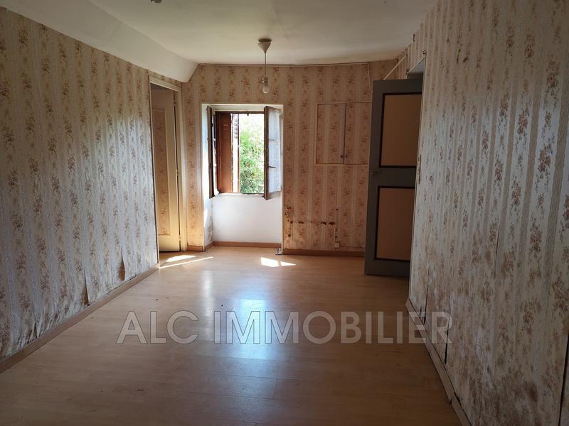 Maison - 215 m² - 3 pièces