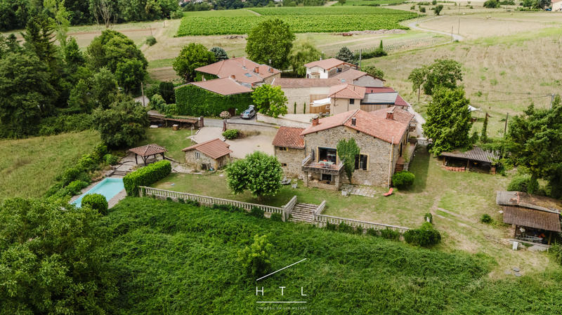 Maison - 261 m² - 6 pièces