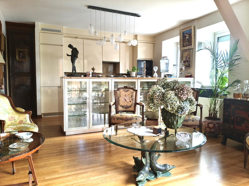 Appartement - 143 m² - 6 pièces