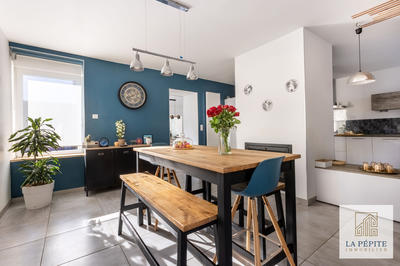 Maison - 195 m² - 7 pièces