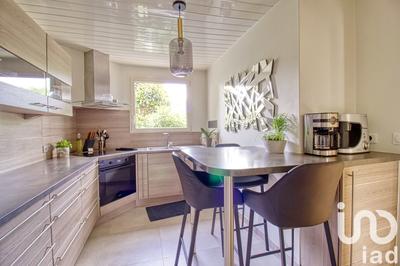 Maison - 200 m² - 9 pièces