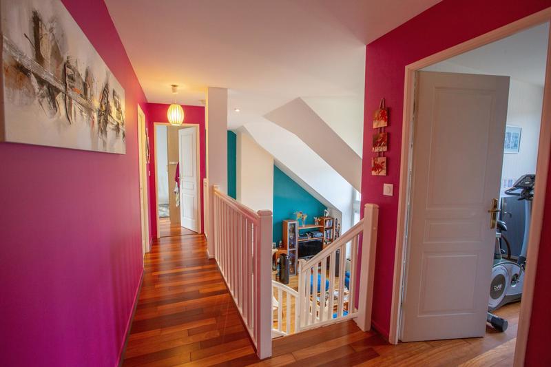 Maison - 205 m² - 8 pièces