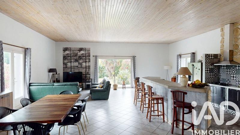 Maison - 205 m² - 8 pièces