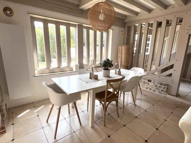 Maison - 220 m² - 9 pièces