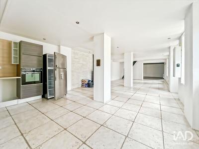 Maison - 200 m² - 6 pièces