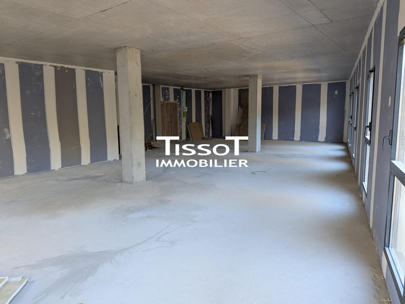 Bureau - 125 m² - 1 pièce