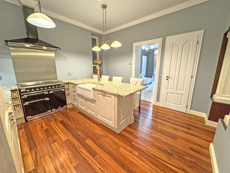 Appartement - 100 m² - 4 pièces