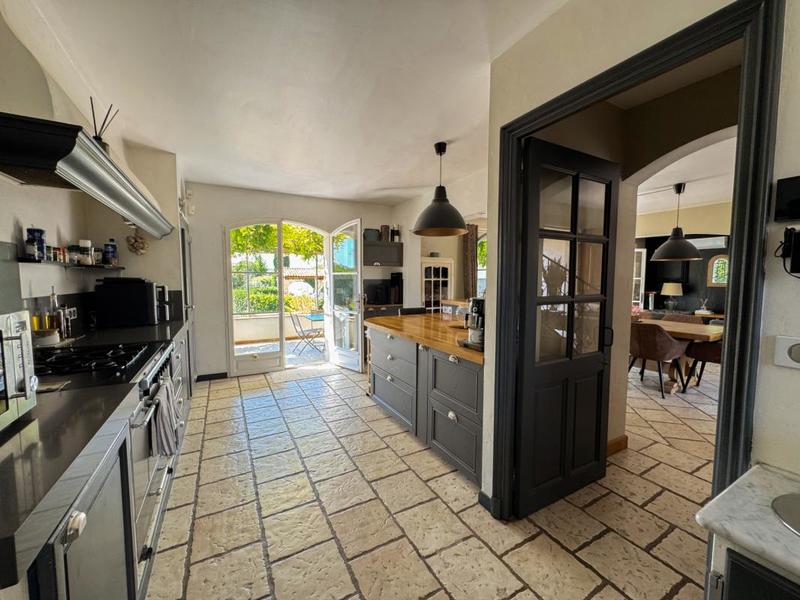 Maison - 180 m² - 6 pièces