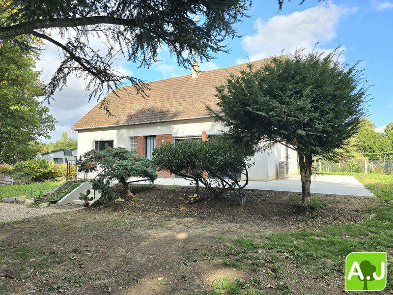 Maison traditionnelle - 131 m² - 6 pièces