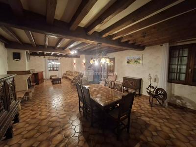 Maison - 200 m² - 8 pièces