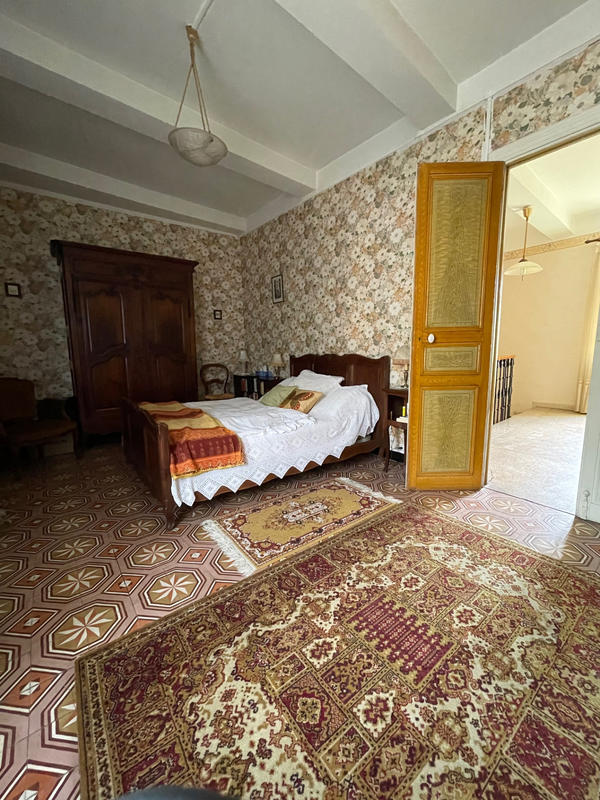 Maison - 180 m² - 8 pièces